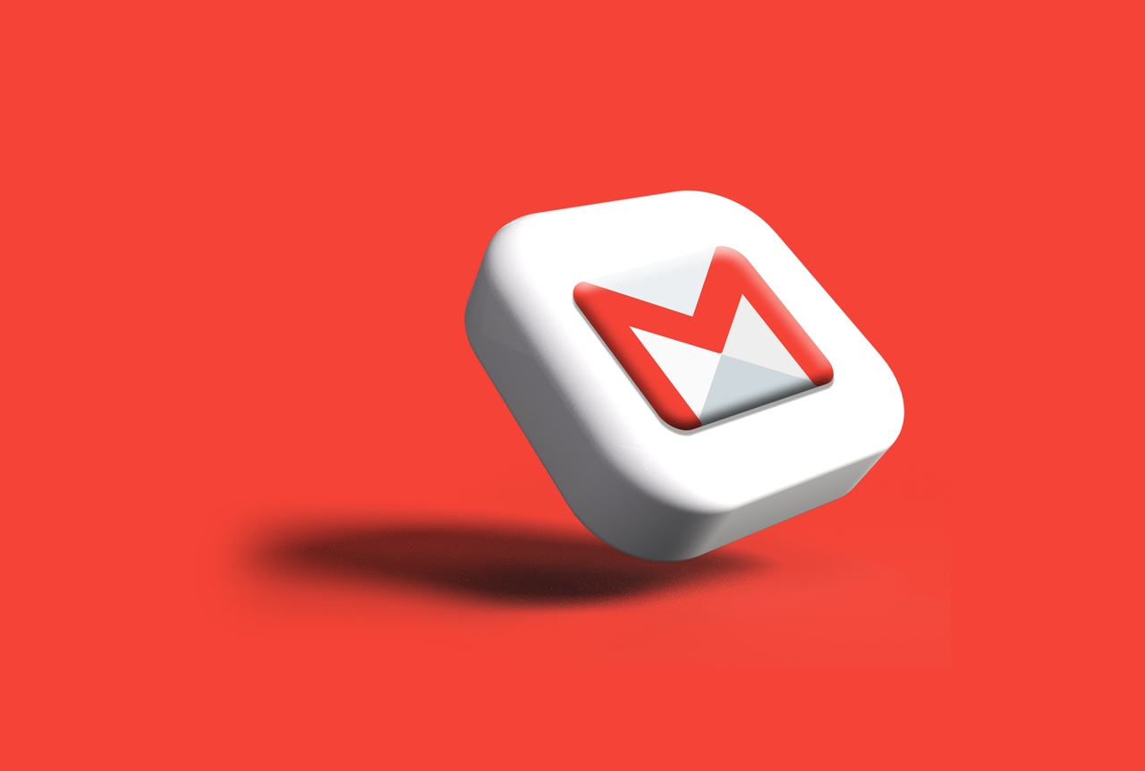 Using Gmail to send large files via email